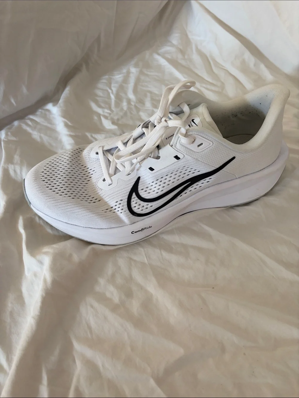 Nike White and Black Mesh Running Sneakers